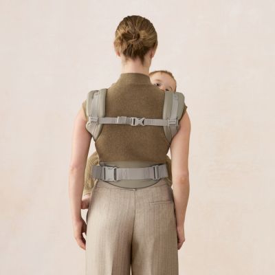 Ergobaby Omni Classic Draagzak - Mesh - Soft Olive Ergobaby Omni Classic Draagzak - Mesh - Soft Olive