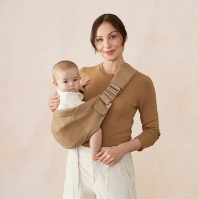 Ergobaby Upsie Sling Draagzak - Camel Ergobaby Upsie Sling Draagzak - Camel