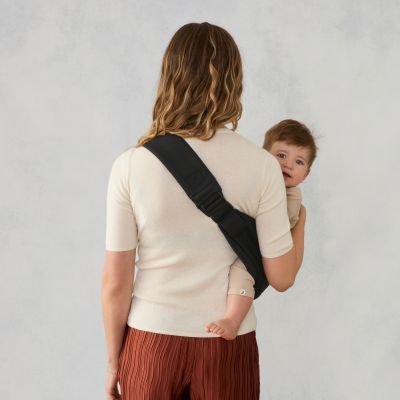 Ergobaby Upsie Sling Draagzak – Onyx Black Ergobaby Upsie Sling Draagzak – Onyx Black