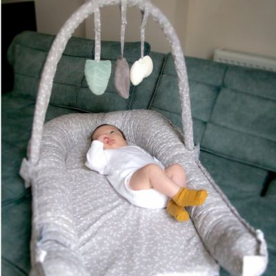 Babyjem Babynest met Speeltjes Grijs
