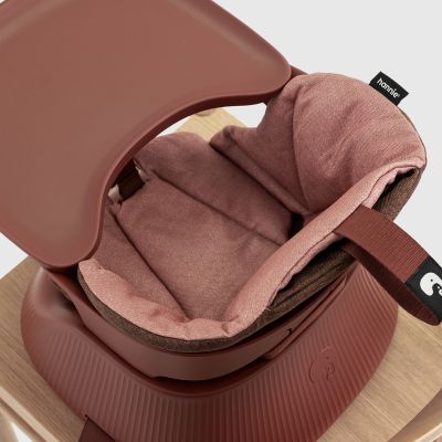 Hannie Draagbare Kinderstoel – Mahogany Red Hannie Draagbare Kinderstoel – Mahogany Red
