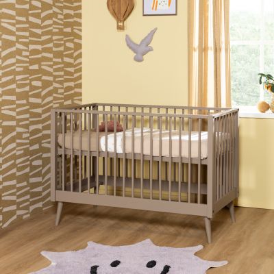 Europe Baby Evy Ledikant 60 x 120 cm - Chestnut Europe Baby Evy Ledikant 60 x 120 cm - Chestnut