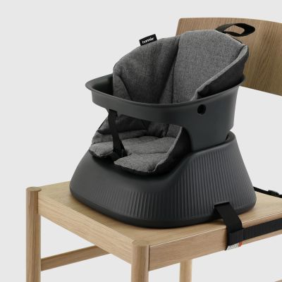 Hannie Draagbare Kinderstoel – Charcoal Black Hannie Draagbare Kinderstoel – Charcoal Black