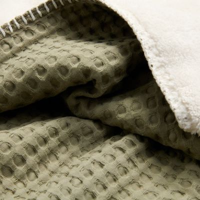 Koeka Wiegdeken Wafel/Teddy Oslo Moss 75 x 100 cm Koeka Wiegdeken Wafel/Teddy Oslo Moss 75 x 100 cm