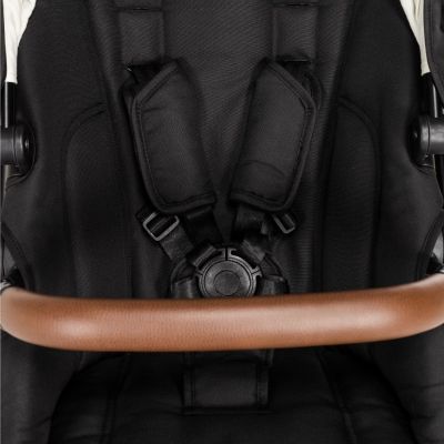 Qute Kinderwagen Q-Journey Zwart - Zwart Frame Qute Kinderwagen Q-Journey Zwart - Zwart Frame