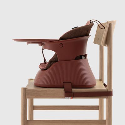 Hannie Draagbare Kinderstoel – Mahogany Red Hannie Draagbare Kinderstoel – Mahogany Red
