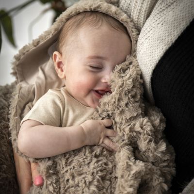 Baby's Only Wikkeldeken Met Oortjes Snow Taupe Baby's Only Wikkeldeken Met Oortjes Snow Taupe