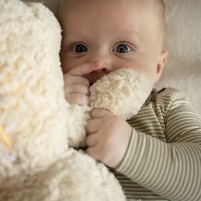 Baby’s Only Knuffelbeer Bo met Slaaptrainer – Warm Linen