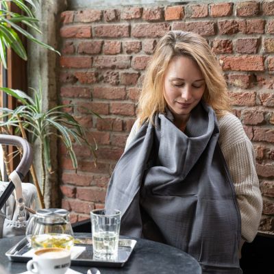 Doomoo Voedingsdoek - Mom'n Play - Tetra Grey
