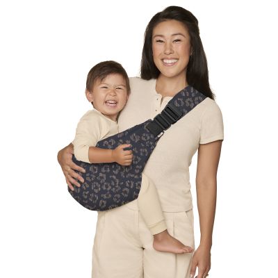 Ergobaby Upsie Sling Draagzak - Black Leopard Ergobaby Upsie Sling Draagzak - Black Leopard