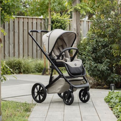 Qute Q-Rider Plus Kinderwagen - Mineral Clay | Kidsriver Curve Autostoel - Clay | Kidsriver Isofix Base
