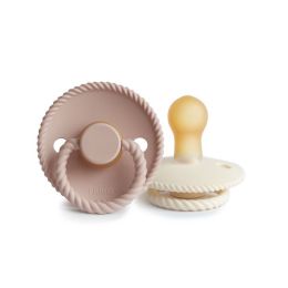 Frigg Fopspeen Rope Blush/Cream T26-18mnd (2 stuks) Frigg Fopspeen Rope Blush/Cream T26-18mnd (2 stuks)