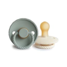 Frigg Fopspeen Rope Cream/Sage T2 6-18mnd (2 stuks) Frigg Fopspeen Rope Cream/Sage T2 6-18mnd (2 stuks)